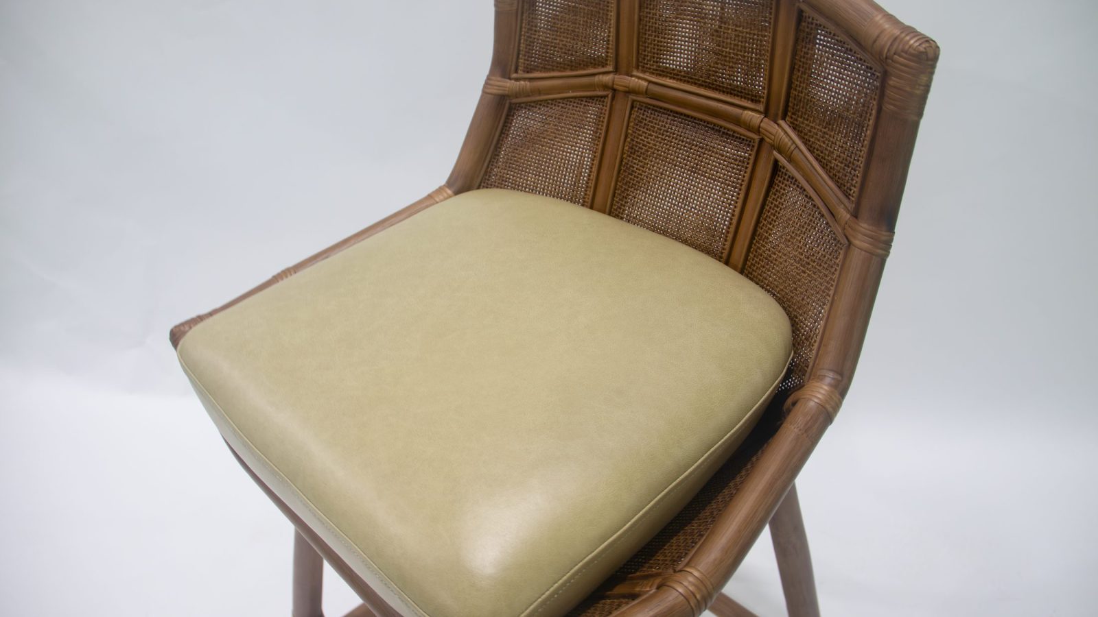 Aria Lounge Chair